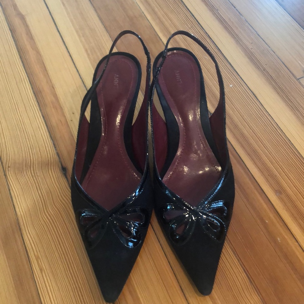 Suede Black LOFT kitten heels, 8